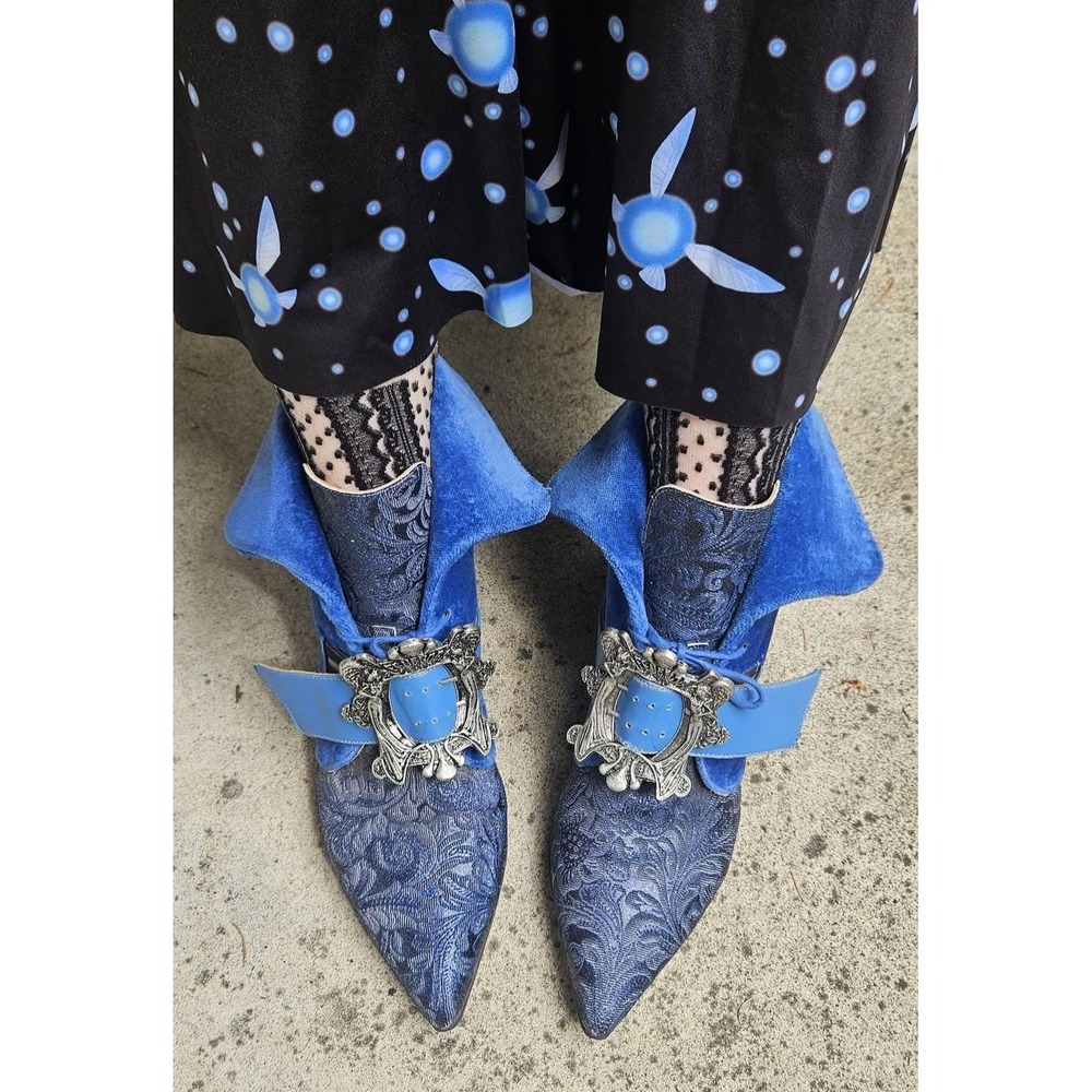 John Fluevog Baroque Blue Velvet Embossed Leather Buckle Ankle Boots Womens 7.5 - Picture 2 of 10